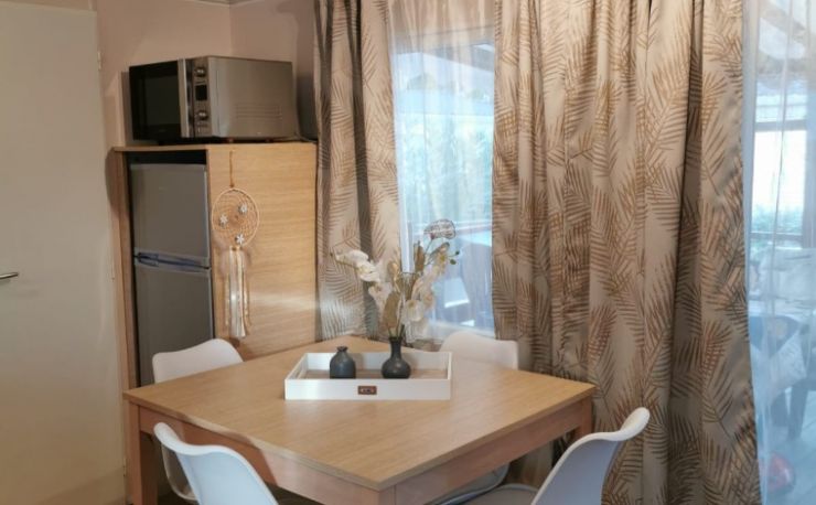 Luxe mobilhome te huur voor max. 4 personen,  3 slaapkamers,  airco en wasmachine.