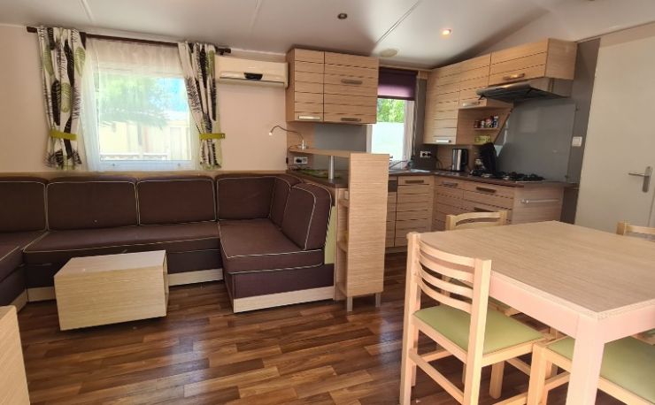 Te huur: luxe mobilhome met 2 slaapkamers en airco