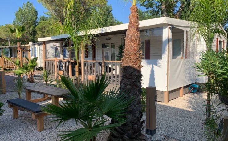 Compleet luxe mobilhome met airco te huur.