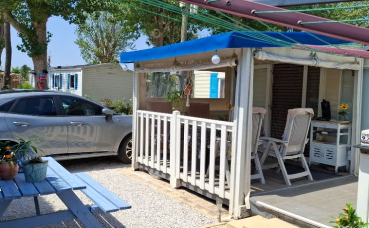 Caravan met airco op leuke plek dichtbij het strand