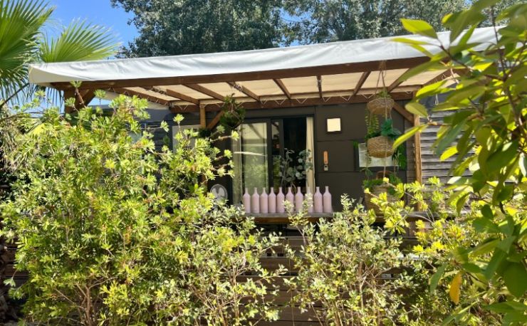 Ruim chalet in groene oase 