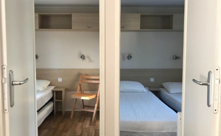 Luxe mobilhome | airco | 3 slaapkamers | zon en schaduwplaatsen 